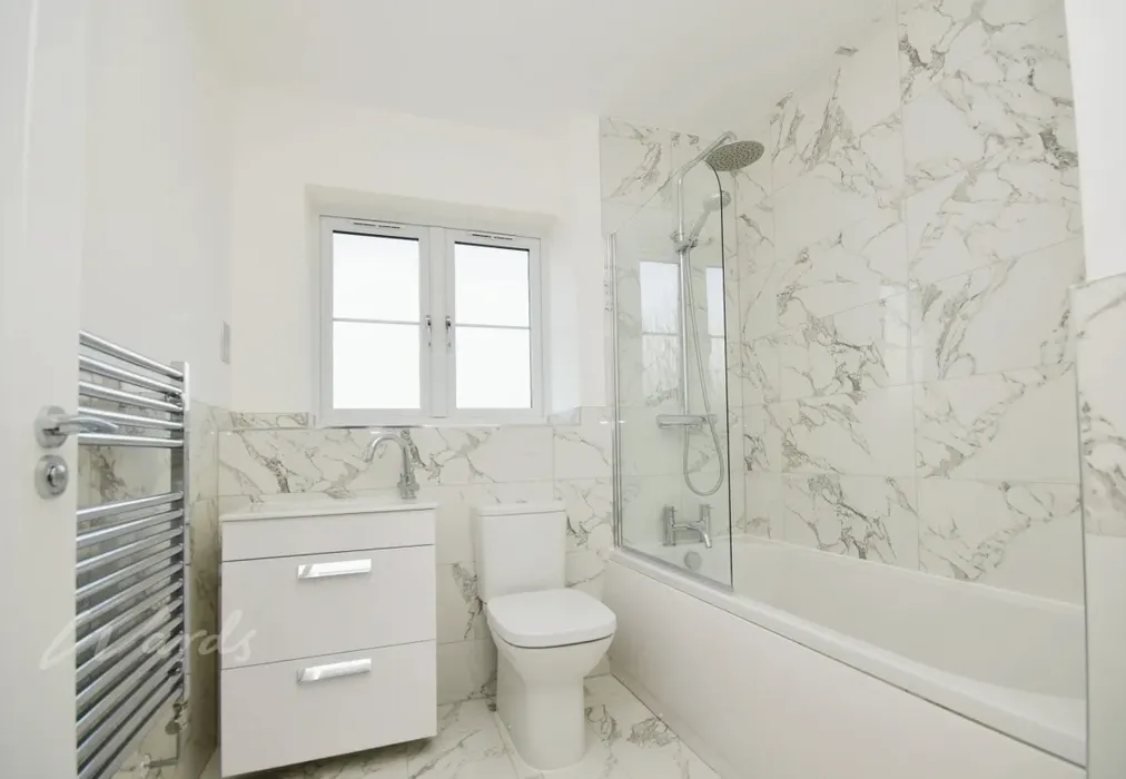 Bathroom - The Droveway Deal CT14 - Wards of Kent