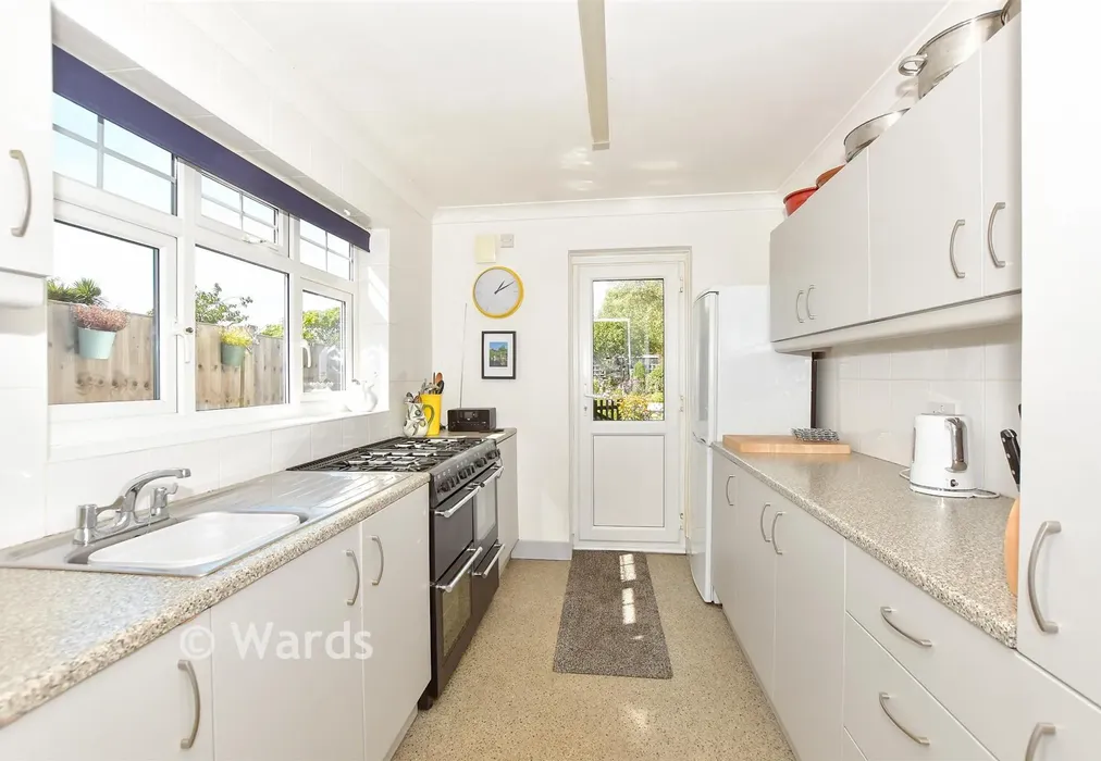 Kitchen - Warren Road, Littlestone, Kent - Wards of Kent