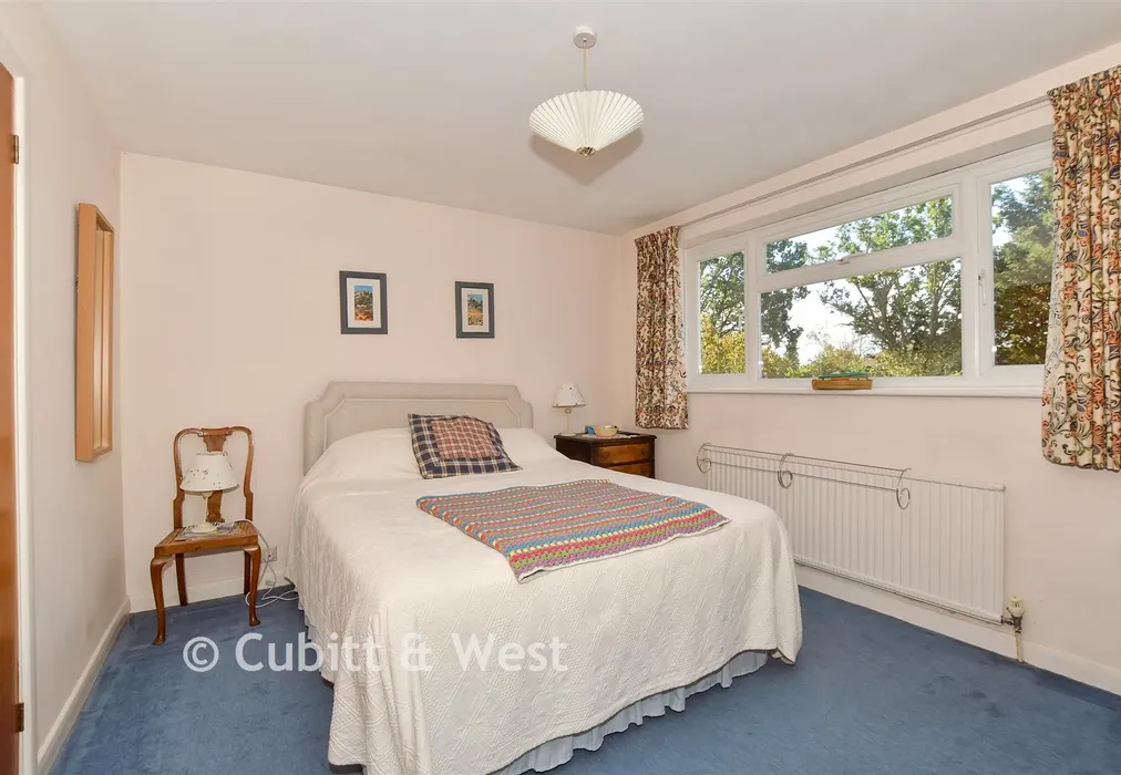 Bedroom 2 - Herons Close, Kirdford, West Sussex - Wards of Kent