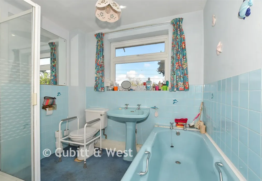Bathroom - Herons Close, Kirdford, West Sussex - Wards of Kent