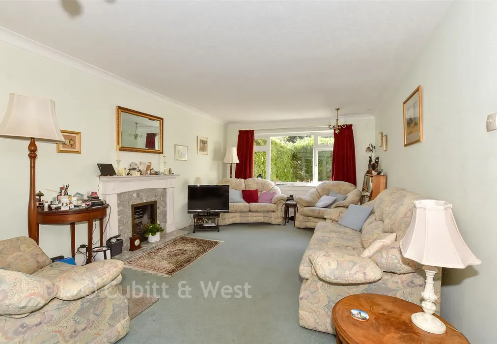 Lounge - Herons Close, Kirdford, West Sussex - Wards of Kent