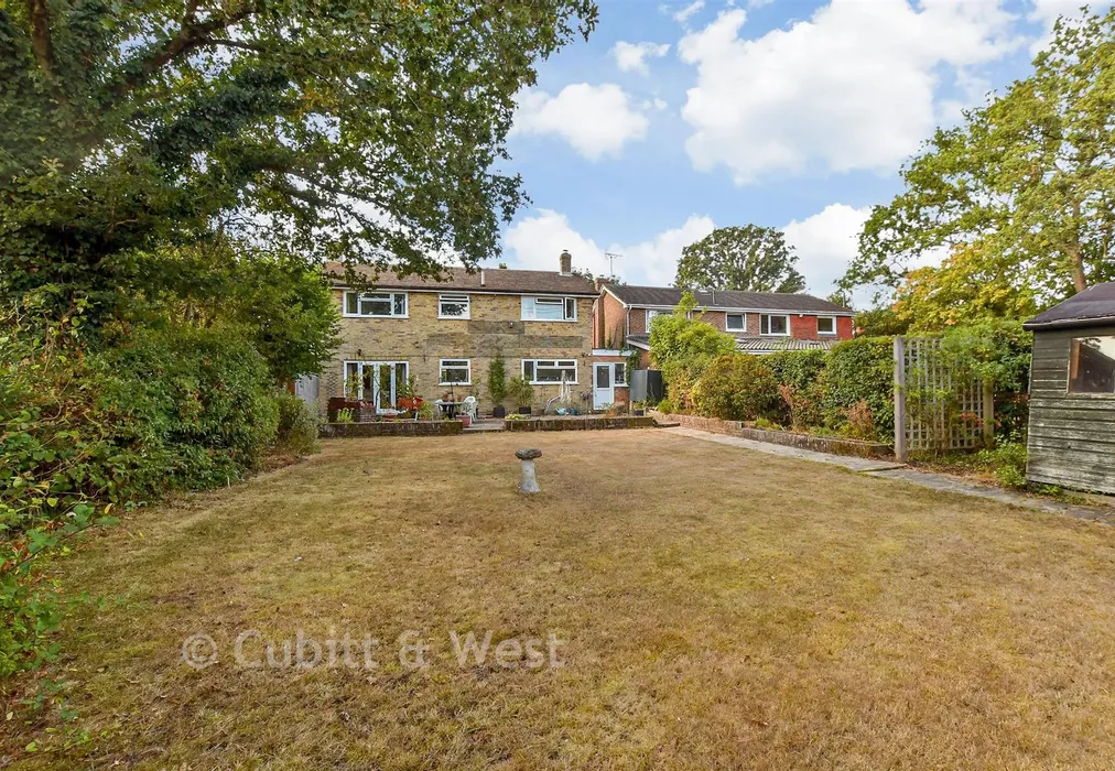 Rear Garden - Herons Close, Kirdford, West Sussex - Wards of Kent
