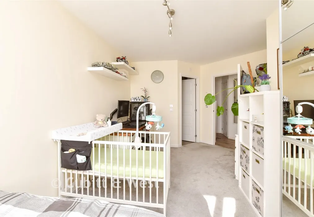 Bedroom 1 - Cambrian Way, Tarring, West Sussex - Wards of Kent