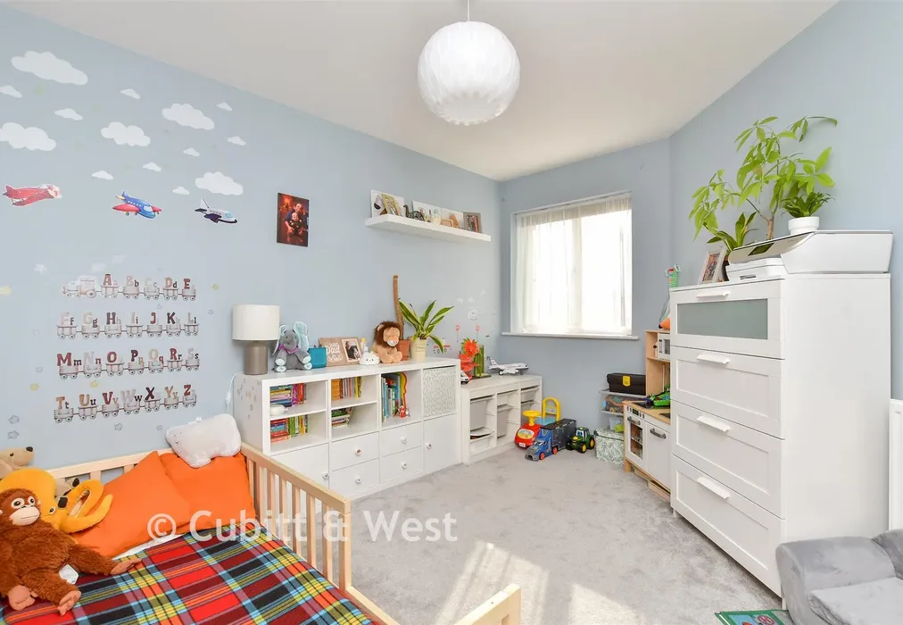 Bedroom 2 - Cambrian Way, Tarring, West Sussex - Wards of Kent
