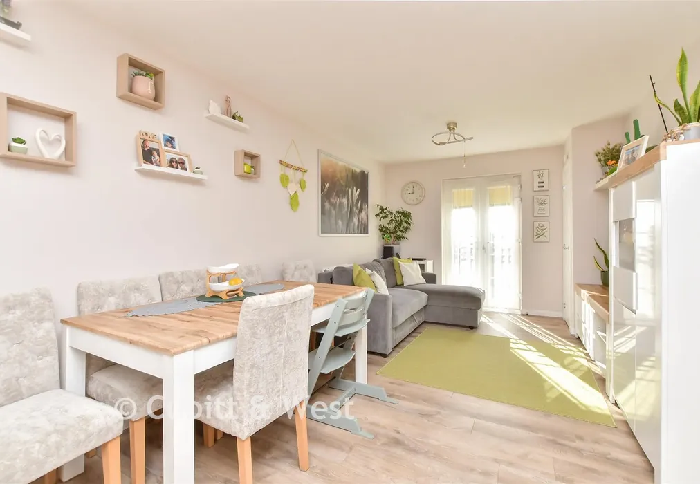 Kitchen/ Living Room - Cambrian Way, Tarring, West Sussex - Wards of Kent