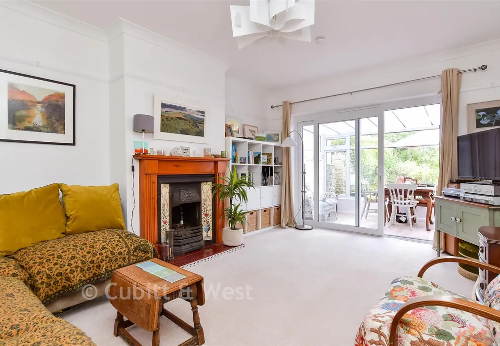 Lounge - Larkfield Way, Brighton, East Sussex - Wards of Kent