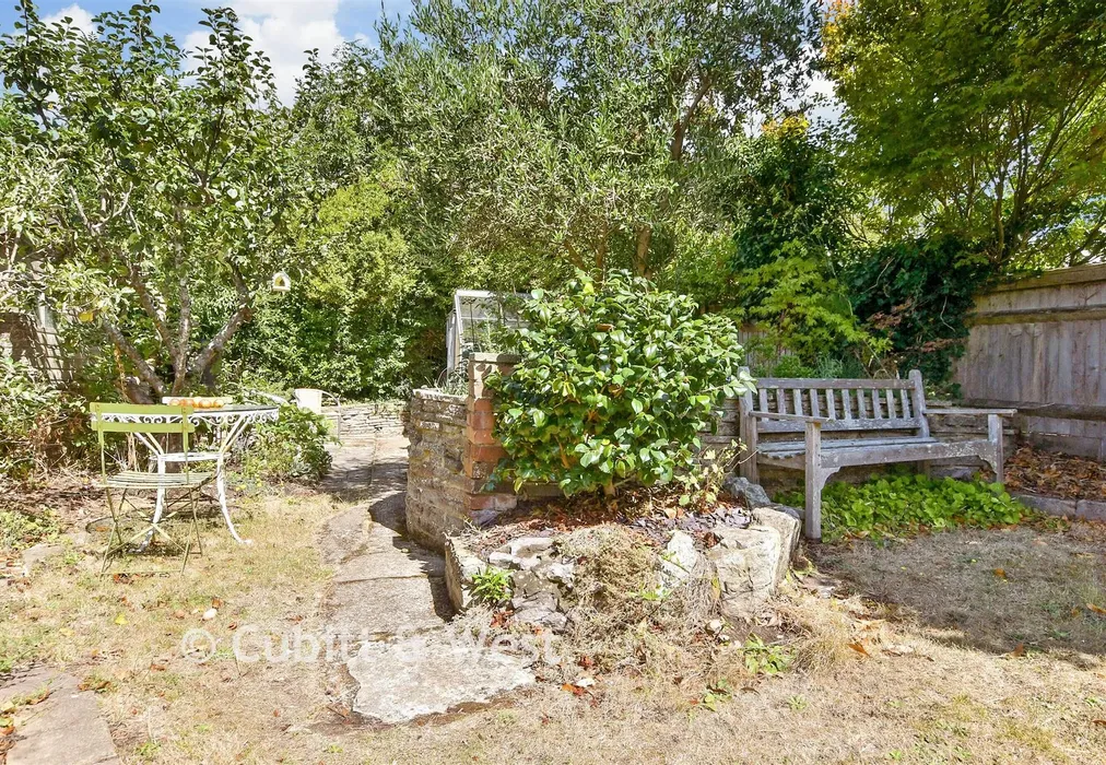 Rear Garden - Larkfield Way, Brighton, East Sussex - Wards of Kent