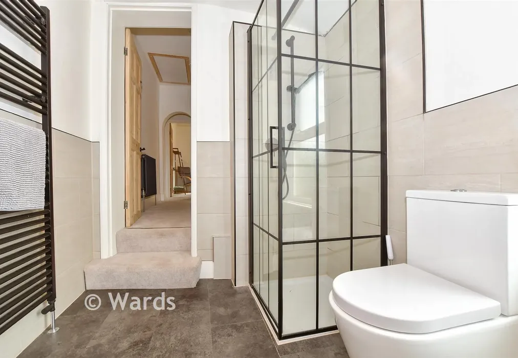 Bathroom - Elizabeth Road, Ramsgate, Kent - Wards of Kent