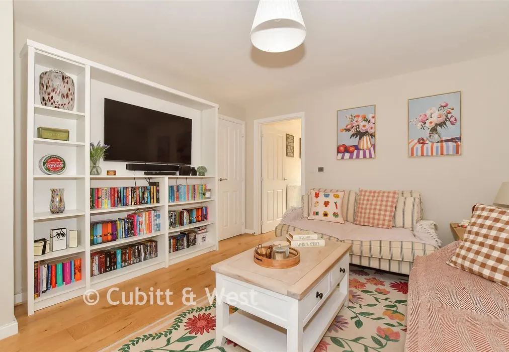 Lounge - Farrenden Way, Eastergate, Chichester, West Sussex - Wards of Kent