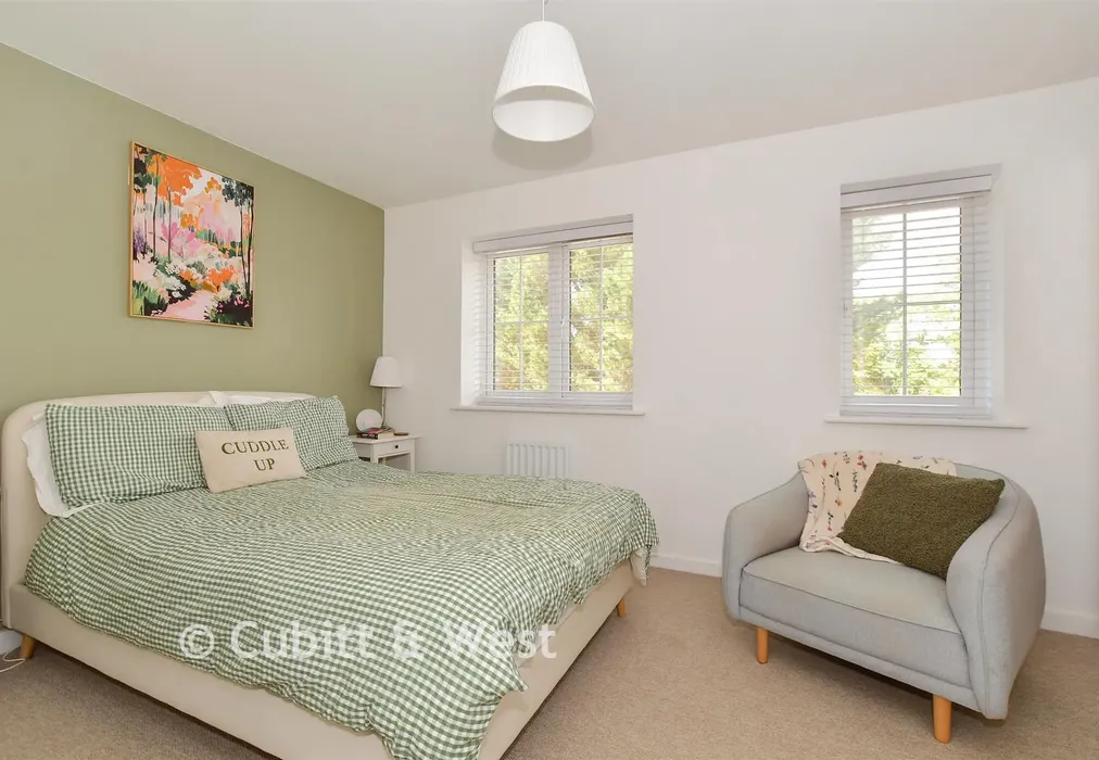 Bedroom 1 - Farrenden Way, Eastergate, Chichester, West Sussex - Wards of Kent