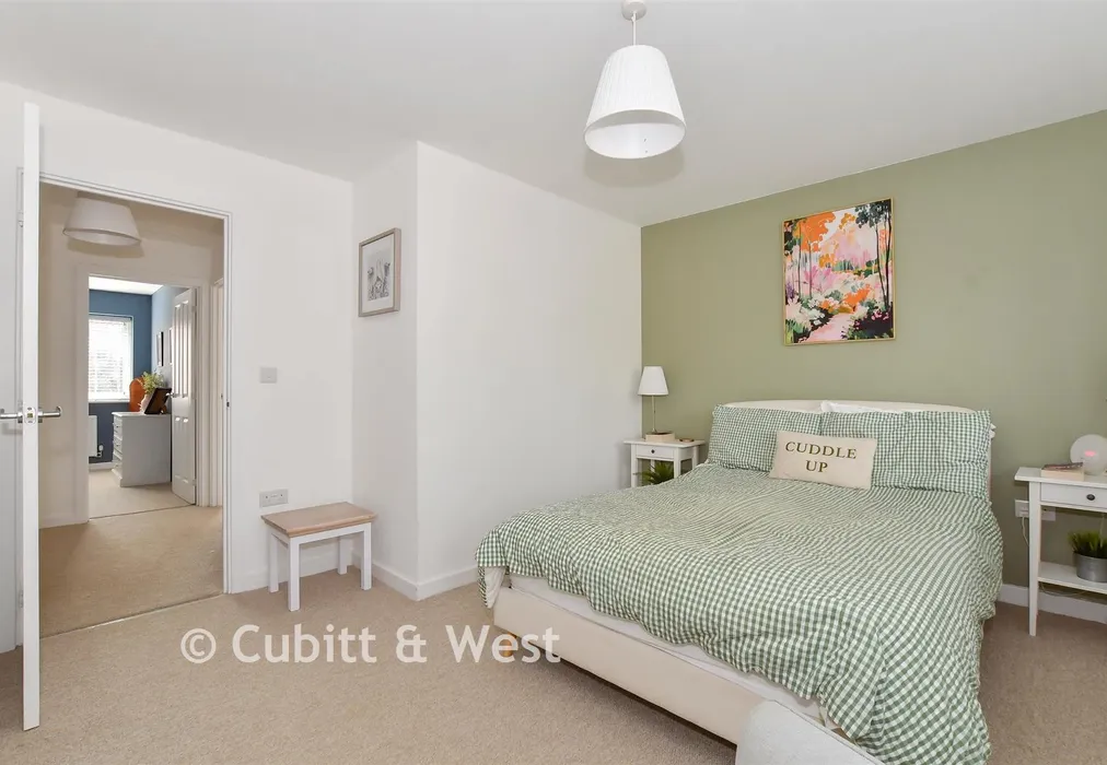 Bedroom 1 - Farrenden Way, Eastergate, Chichester, West Sussex - Wards of Kent