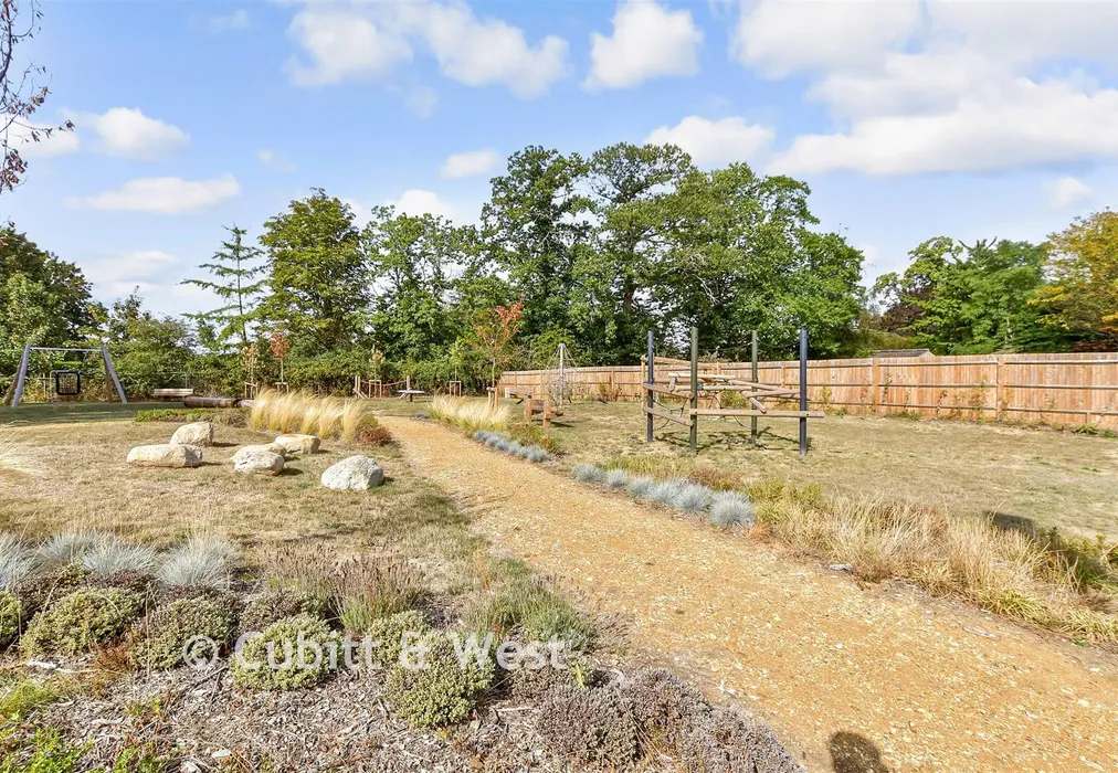 Surrounding Area - Farrenden Way, Eastergate, Chichester, West Sussex - Wards of Kent