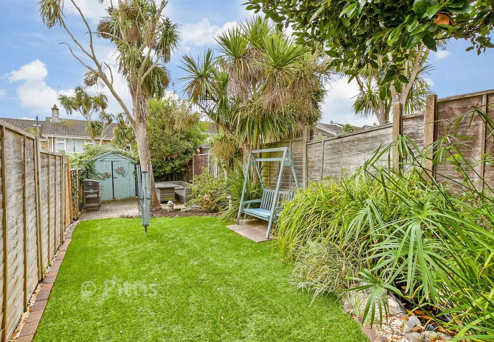 Rear Garden - Bettesworth Road, Haylands, Ryde, Isle of Wight - Wards of Kent