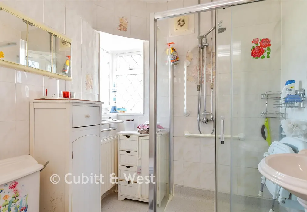 Shower Room - Bengairn Avenue, Brighton, East Sussex - Wards of Kent