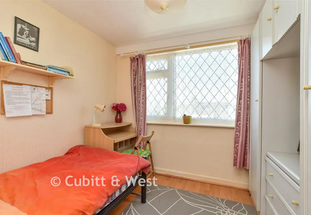 Bedroom 2 - Bengairn Avenue, Brighton, East Sussex - Wards of Kent