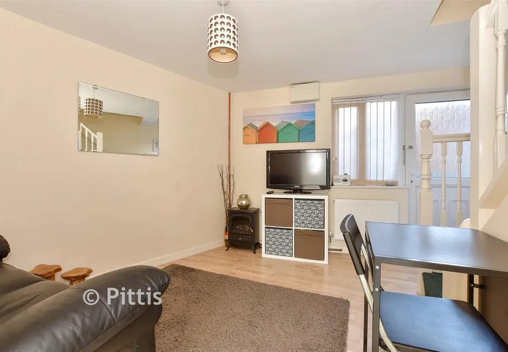 Lounge - St. John's Road, Sandown, Isle of Wight - Wards of Kent