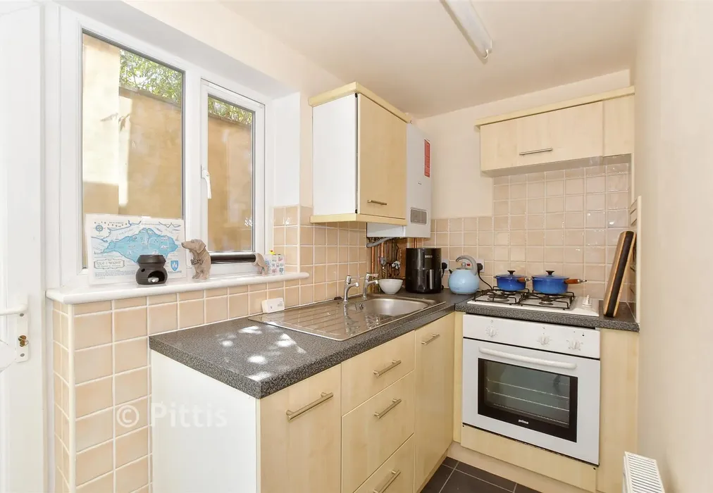 Kitchen - St. John's Road, Sandown, Isle of Wight - Wards of Kent