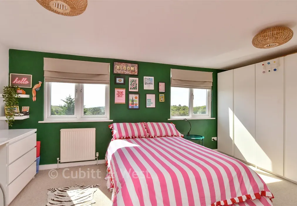 Bedroom 1 - Brownleaf Road, Woodingdean, Brighton, East Sussex - Wards of Kent