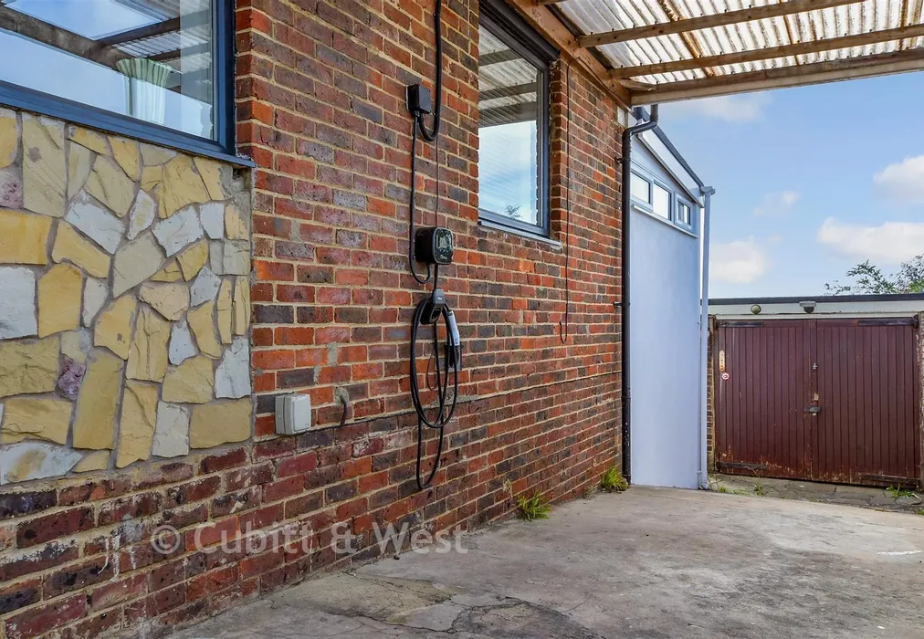 External Feature - Brownleaf Road, Woodingdean, Brighton, East Sussex - Wards of Kent