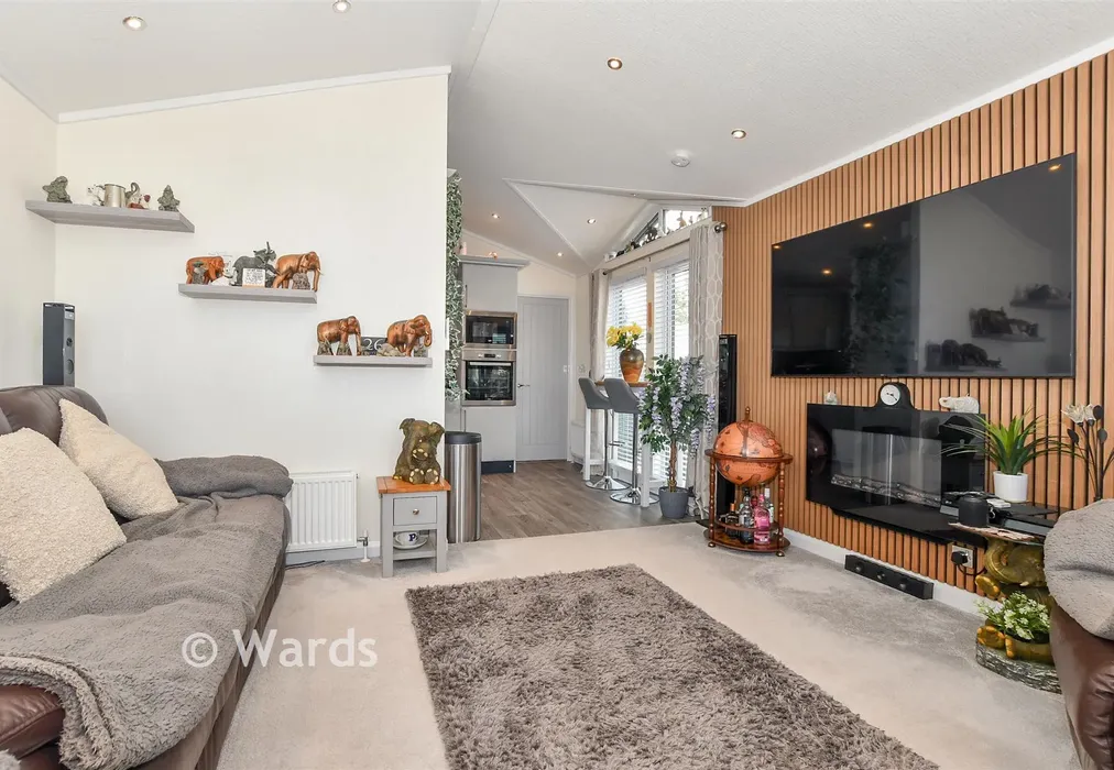 Lounge - The Broadway, Minster On Sea, Sheerness, Kent - Wards of Kent