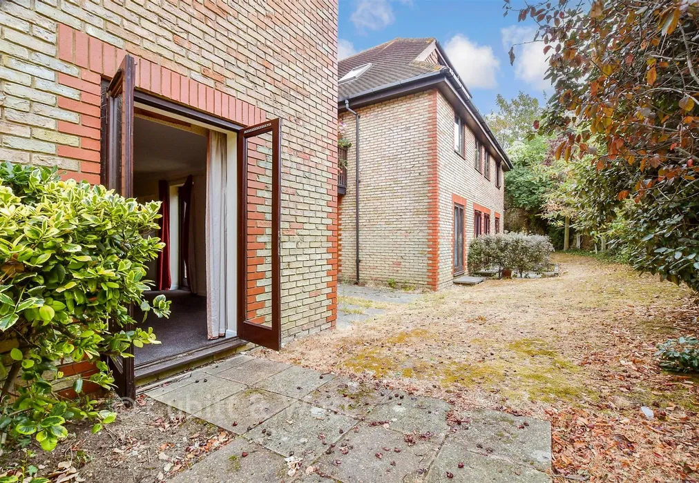 Patio / Decking - Deer Park Way, West Wickham, Kent - Wards of Kent