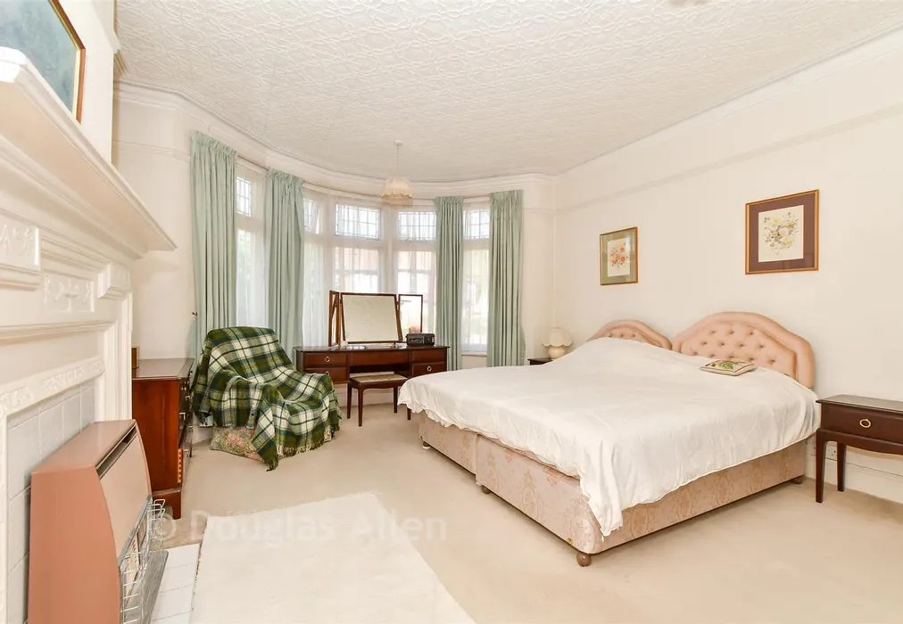 Bedroom 1 - Monkhams Avenue, Woodford Green, Essex - Wards of Kent