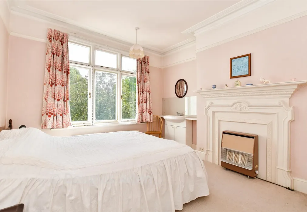 Bedroom 2 - Monkhams Avenue, Woodford Green, Essex - Wards of Kent