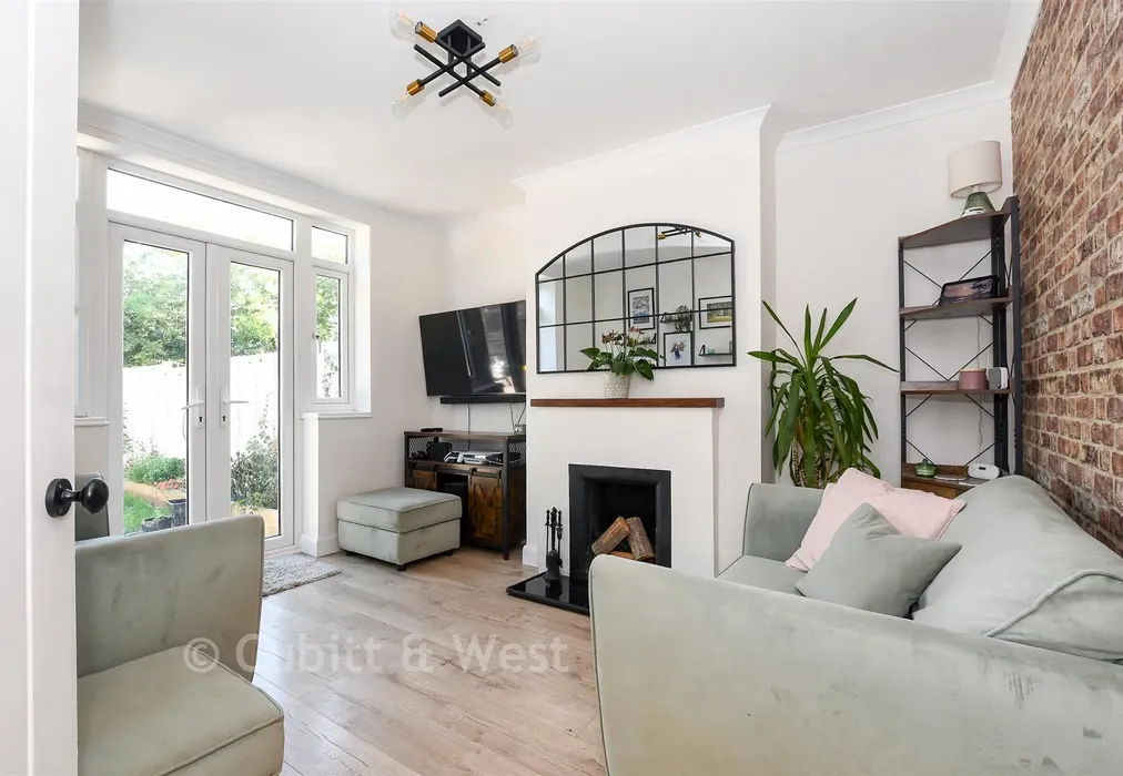 Lounge - Kingsley Grove, Reigate, Surrey - Wards of Kent