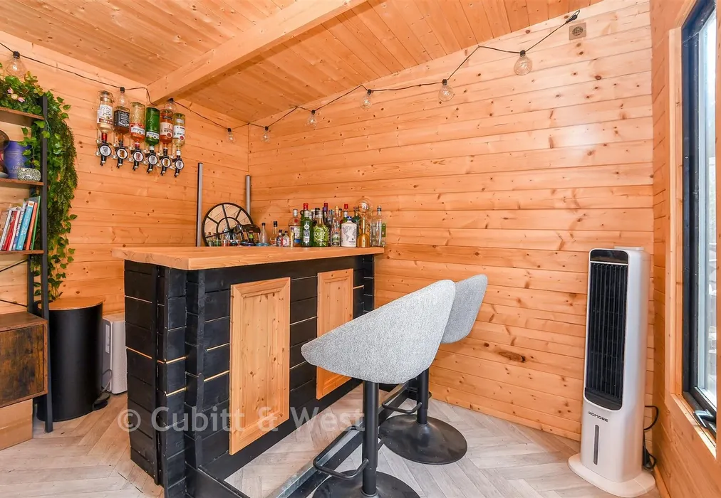 Garden Studio - Kingsley Grove, Reigate, Surrey - Wards of Kent