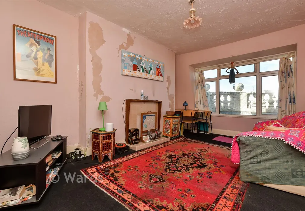 Lounge - Dalby Square, Cliftonville, Kent - Wards of Kent