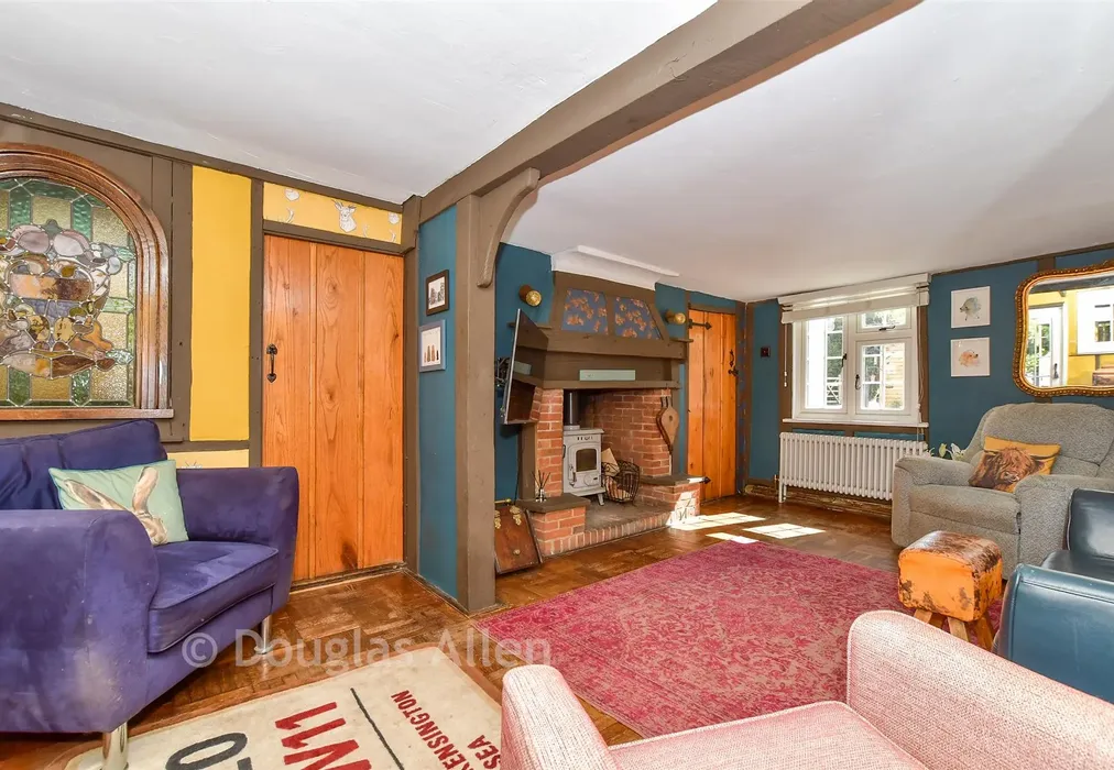 Lounge - Bumbles Green, Nazeing, Essex - Wards of Kent