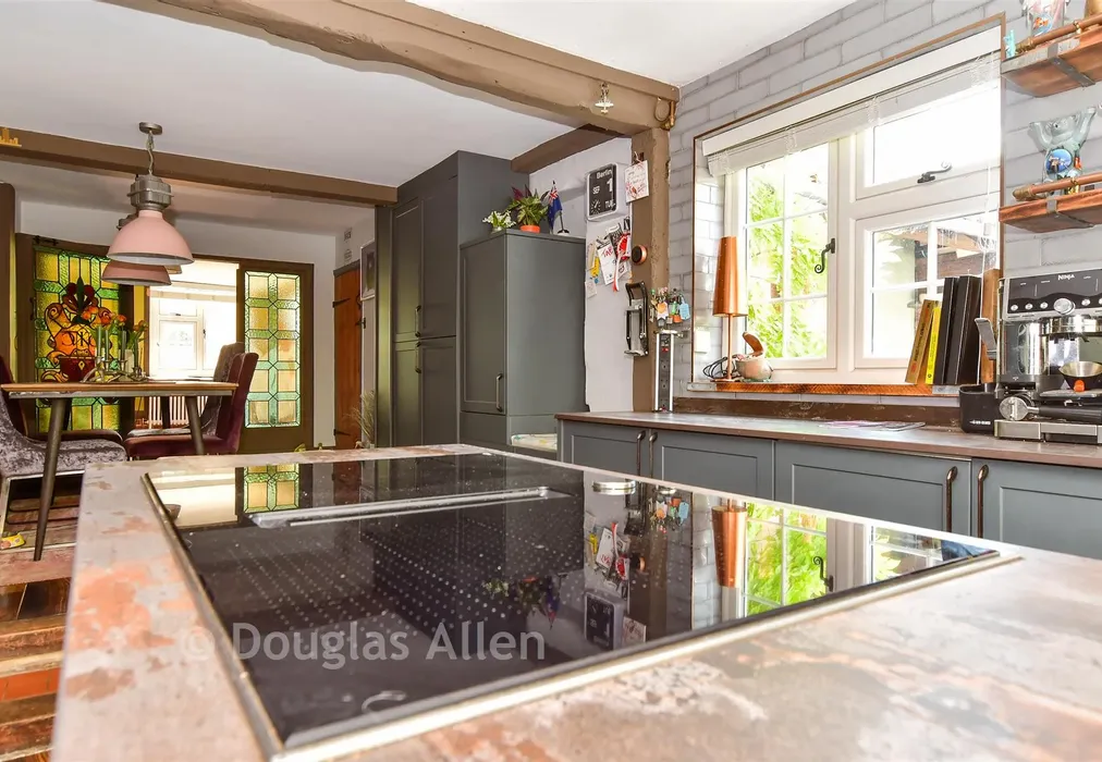 Internal Lifestyle Photograph - Bumbles Green, Nazeing, Essex - Wards of Kent