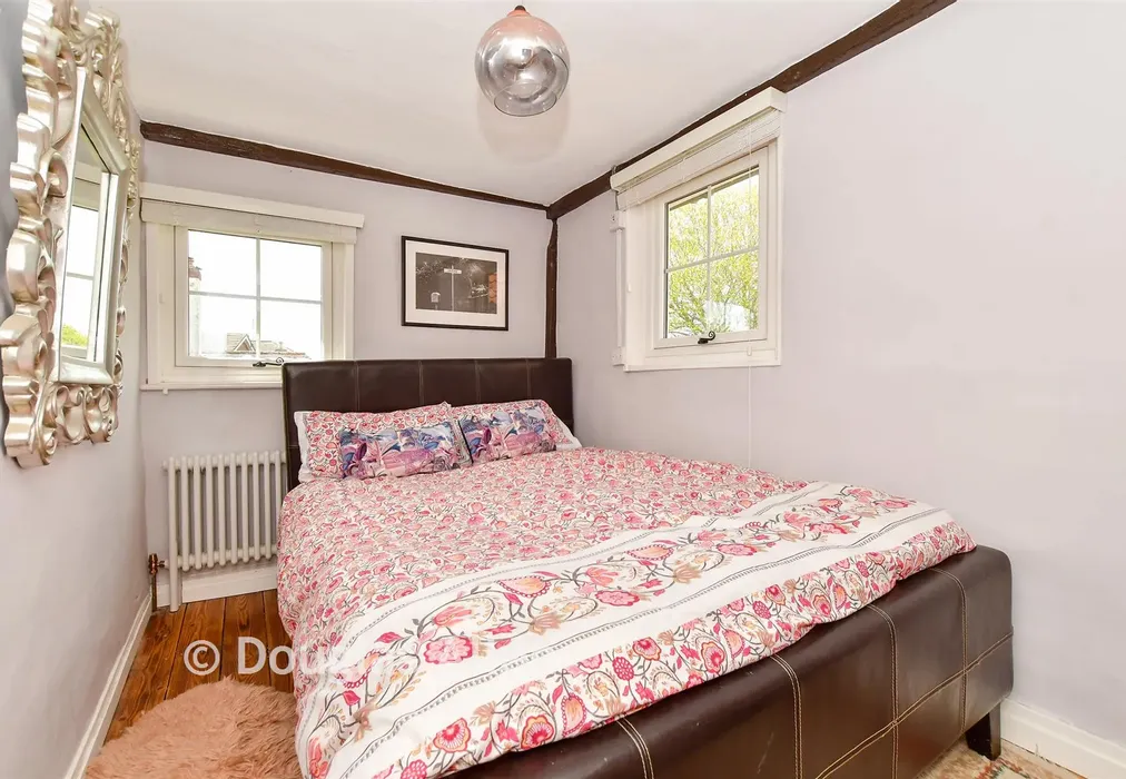 Bedroom 4 - Bumbles Green, Nazeing, Essex - Wards of Kent