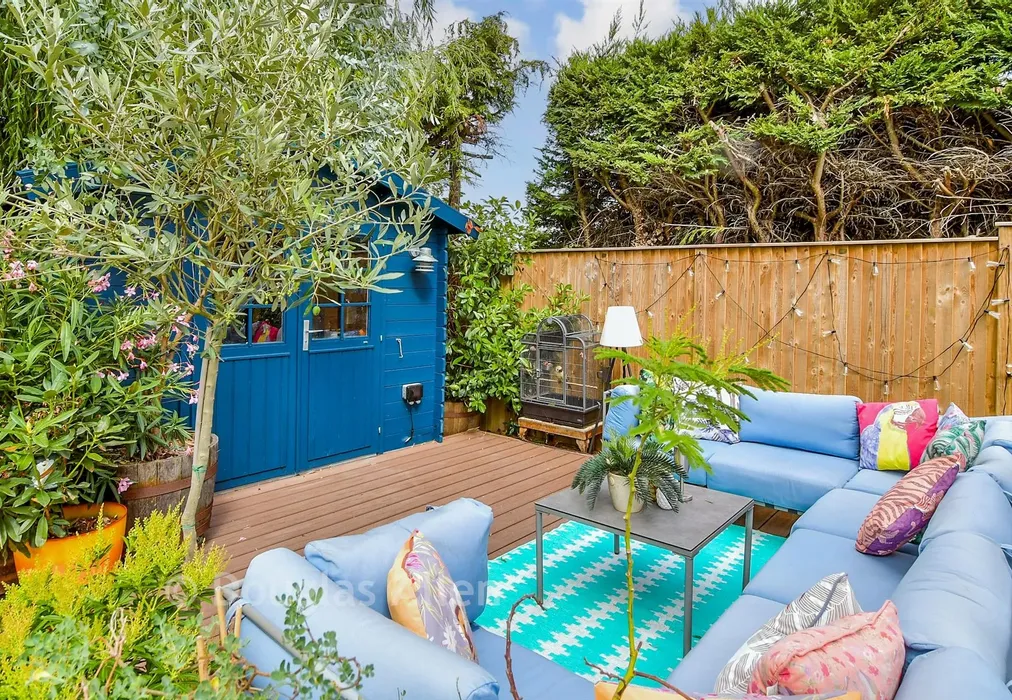 Patio / Decking - Bumbles Green, Nazeing, Essex - Wards of Kent