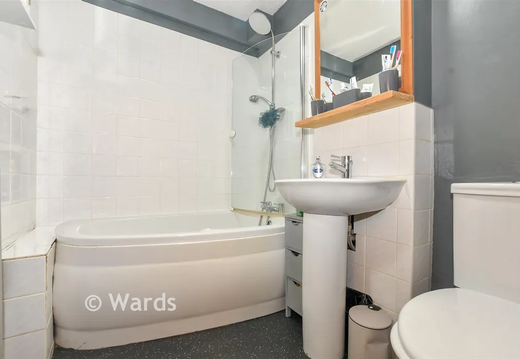 Bathroom - Iwade Road, Newington, Sittingbourne, Kent - Wards of Kent