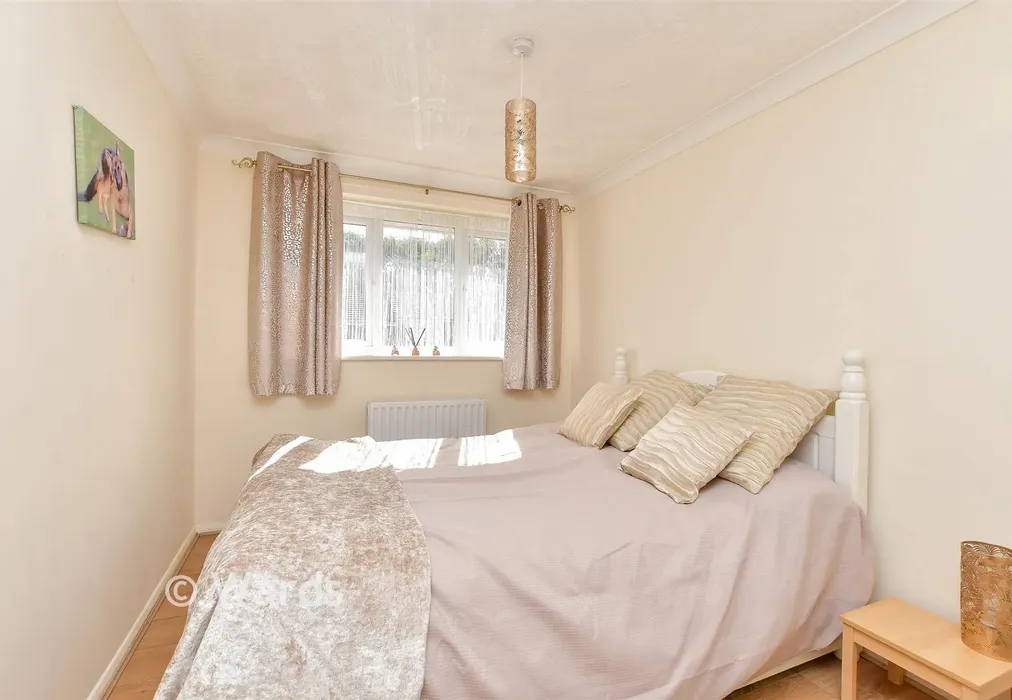 Bedroom 1 - Moor Park Close, Rainham, Gillingham, Kent - Wards of Kent
