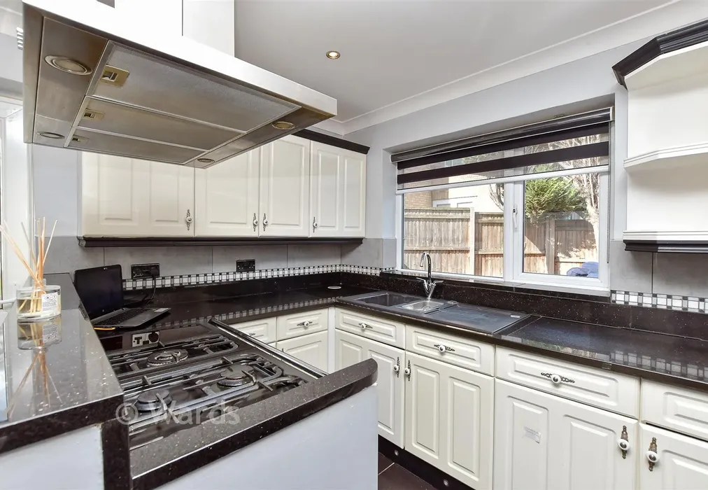 Kitchen - Moor Park Close, Rainham, Gillingham, Kent - Wards of Kent