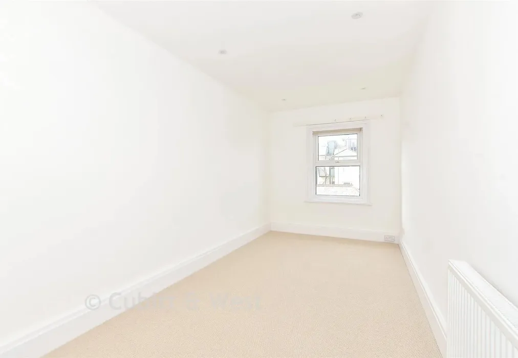 Bedroom 2 - Auckland Road, Southsea, Hampshire - Wards of Kent