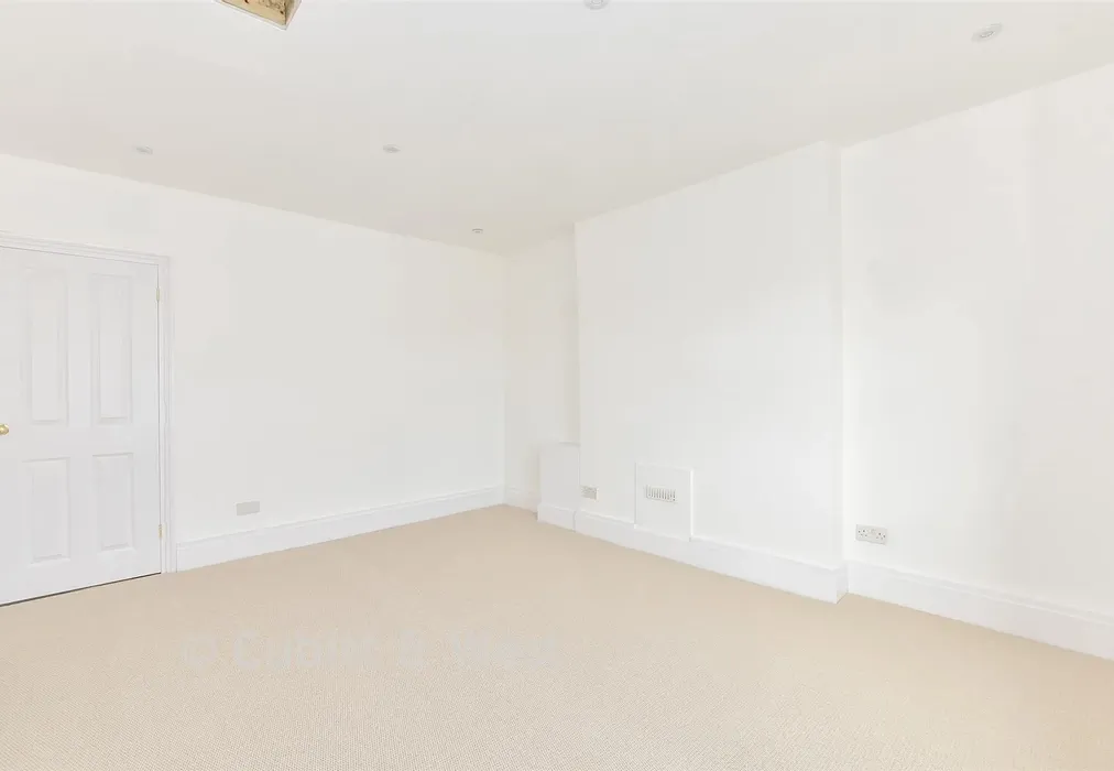 Lounge - Auckland Road, Southsea, Hampshire - Wards of Kent