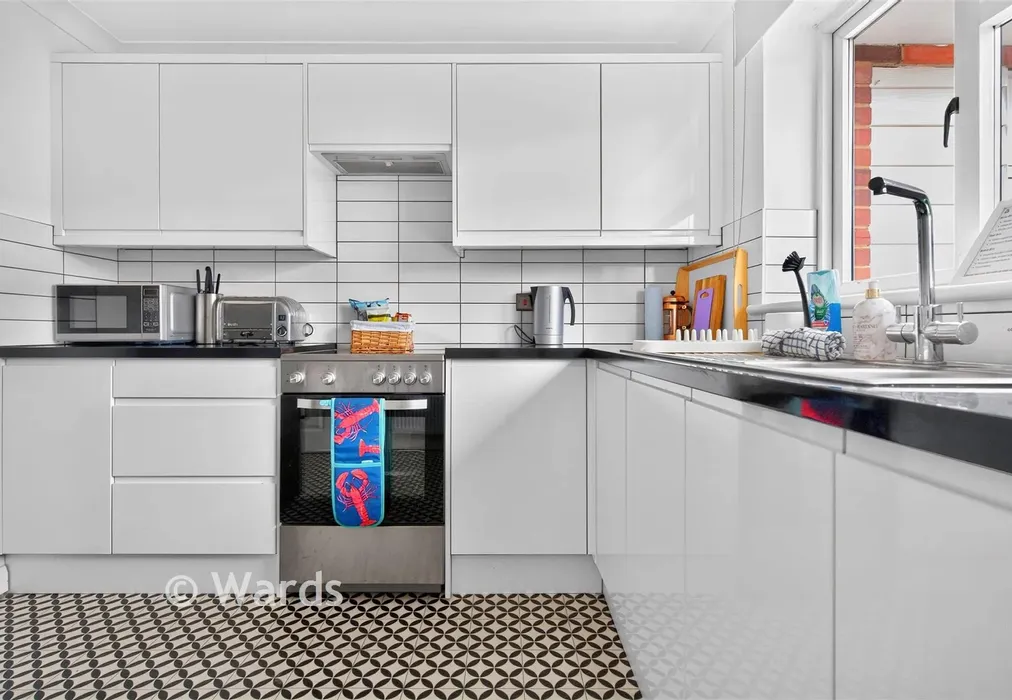Kitchen - Stanley Road, Whitstable, Kent - Wards of Kent