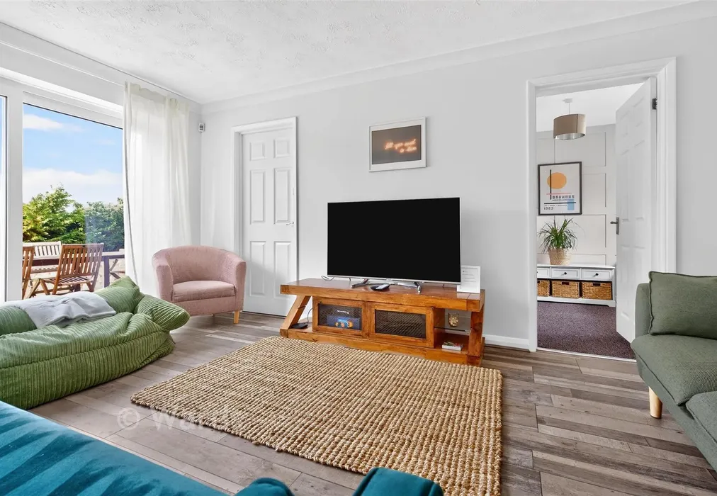 Lounge/Diner - Stanley Road, Whitstable, Kent - Wards of Kent