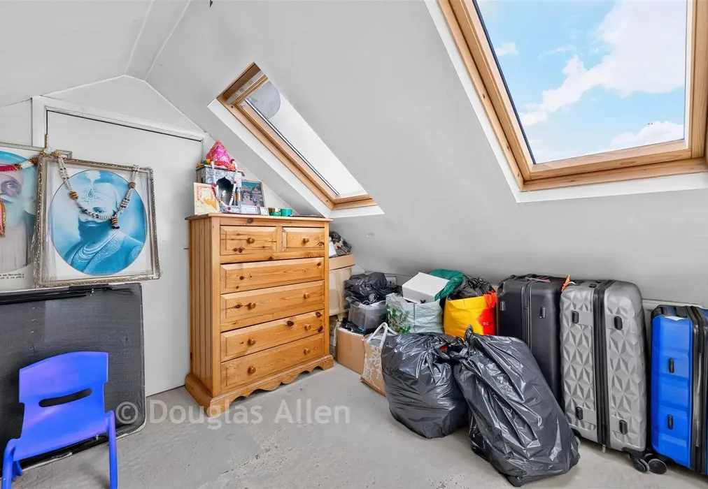 Loft Room - Christie Gardens, Romford, Essex - Wards of Kent