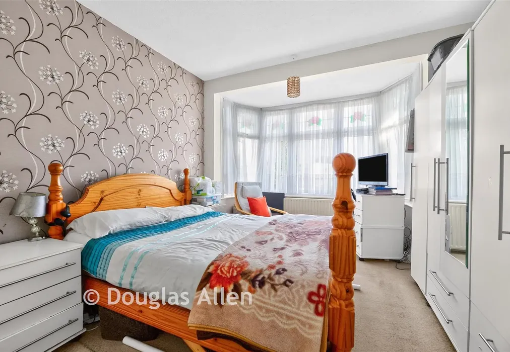 Bedroom 1 - Christie Gardens, Romford, Essex - Wards of Kent