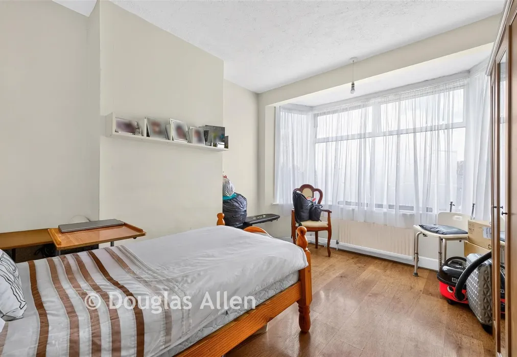 Bedroom 2 - Christie Gardens, Romford, Essex - Wards of Kent