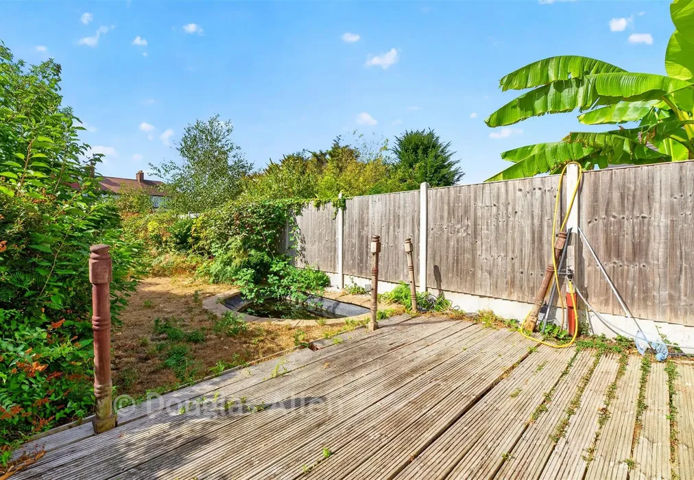 Rear Garden - Christie Gardens, Romford, Essex - Wards of Kent