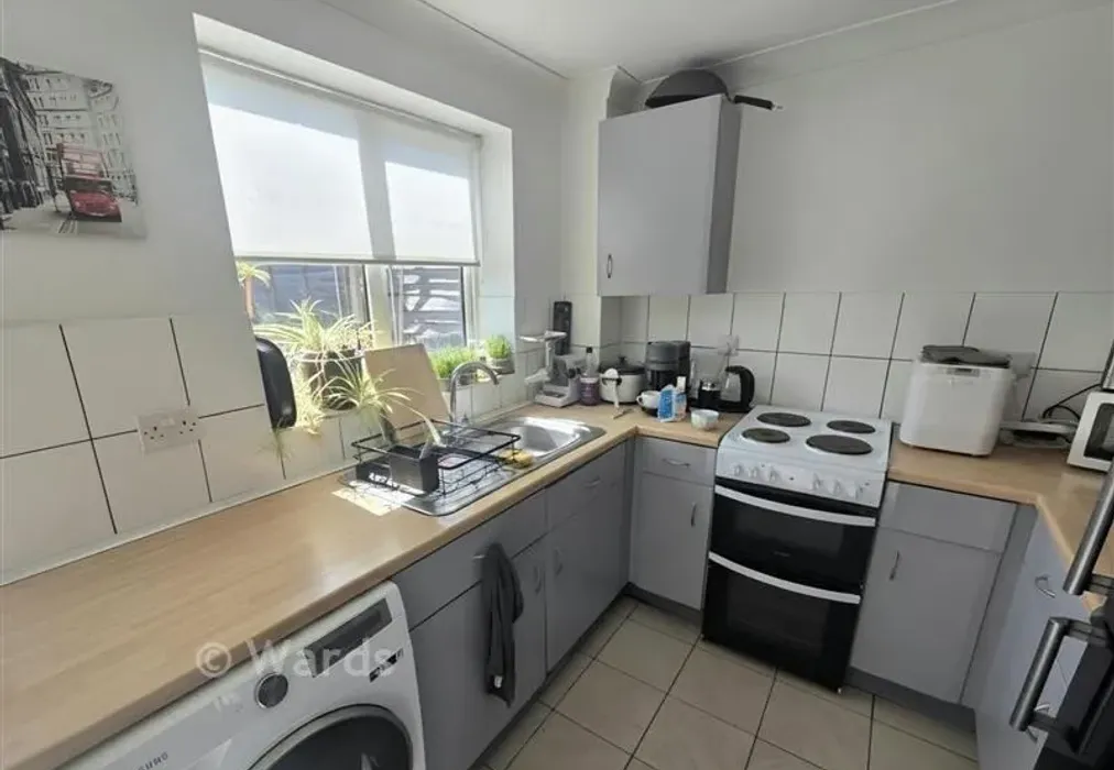 Kitchen - Tatsfield Close, Gillingham, Kent - Wards of Kent
