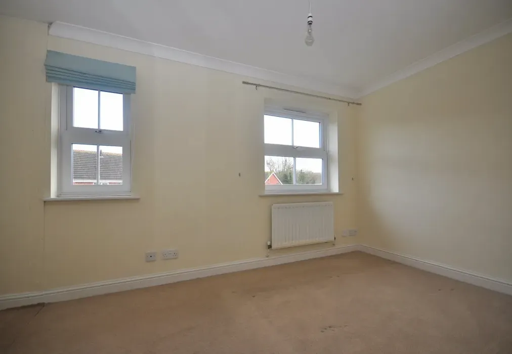 bed 1 2 - Nyes Lane Southwater Horsham RH13 9GP - Wards of Kent
