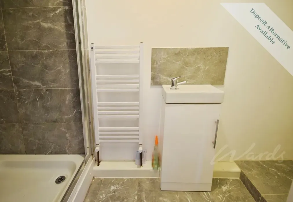 james ensuite - James Street Gillingham ME7 - Wards of Kent