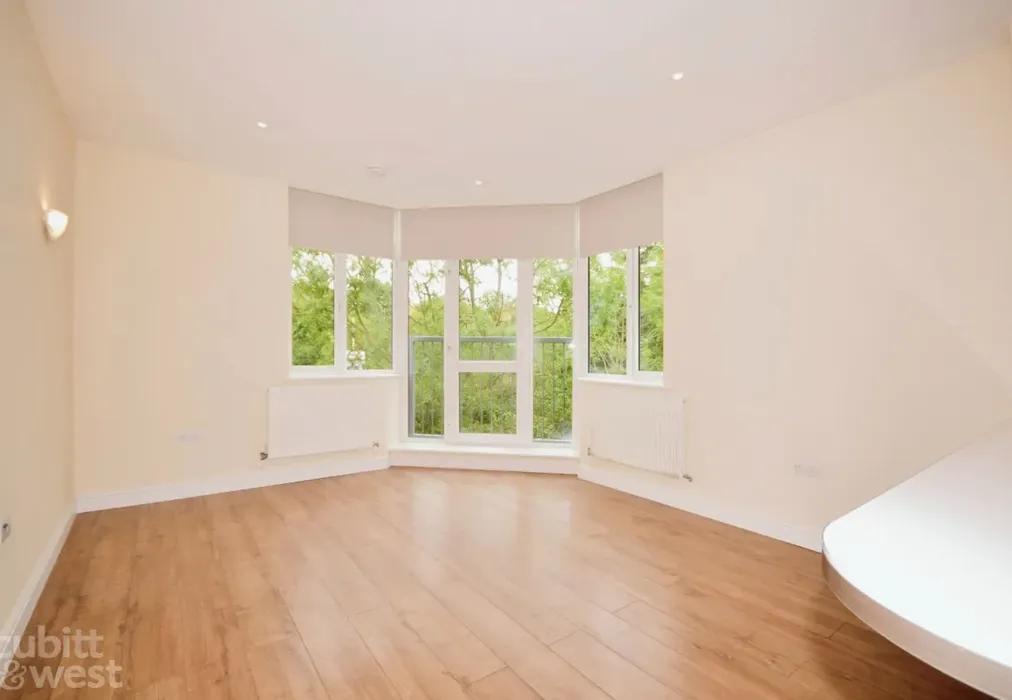 Living Area - Greenstede House, Wood Street, RH19 - Wards of Kent