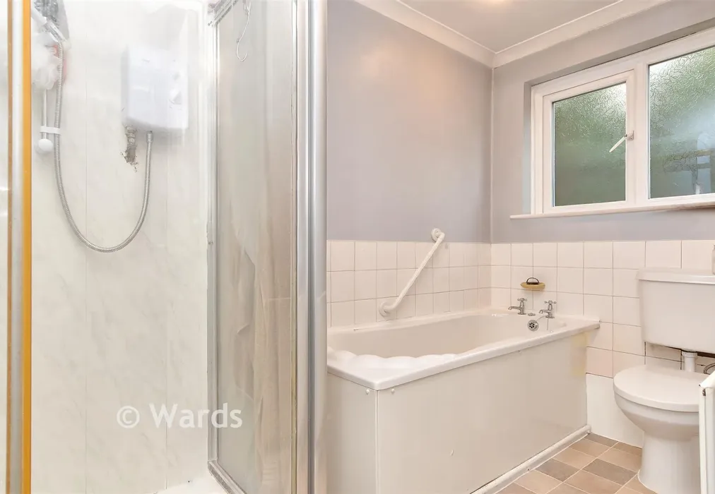 Bathroom - Harptree Drive, Walderslade, Chatham, Kent - Wards of Kent
